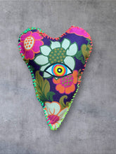 Load image into Gallery viewer, Heart 4
